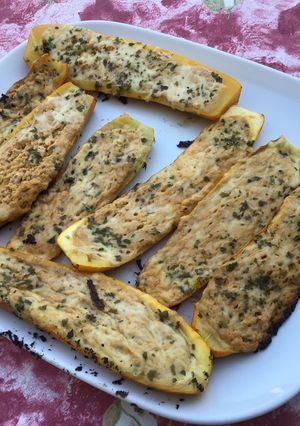 Une photo de Courgettes jaunes farcies emmental et persil