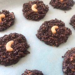A picture of Soft No Baked oatmeal cookies.