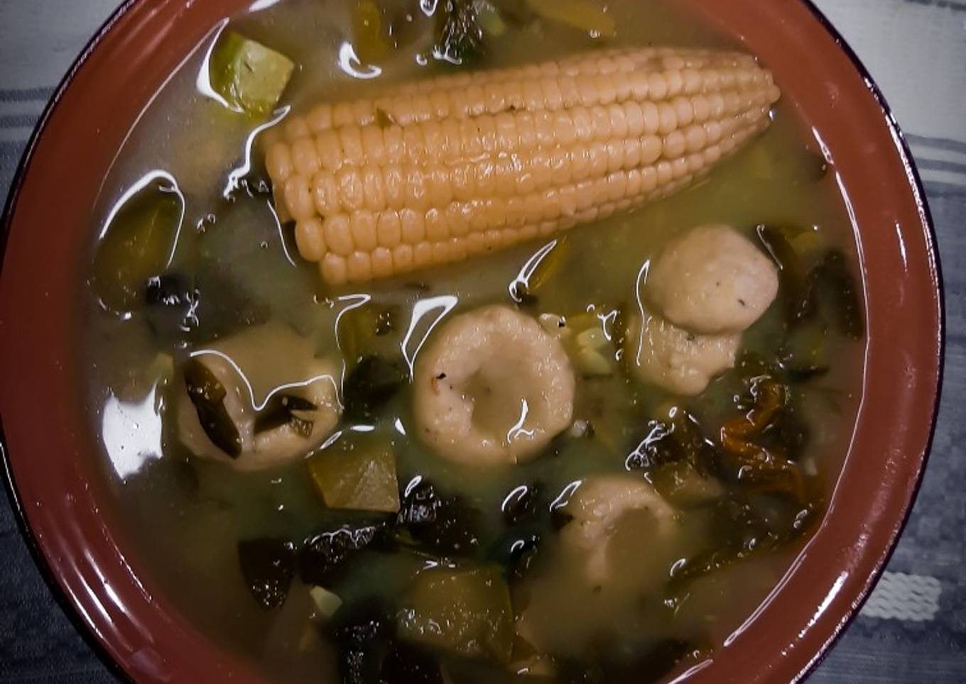 Sopa de Guías con chochoyotes 🥣