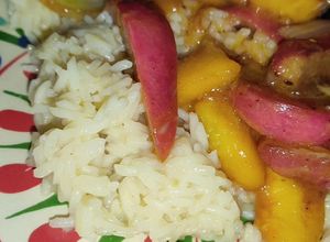 Una foto de Arroz vegano con rabanitos (otro)
