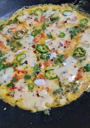 A picture of Creamy cheesy omelette.