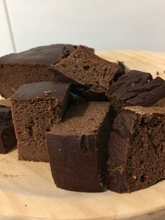 Una foto de Brownie de calabaza fit