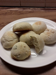 Una foto de Pan de ajo y perejil