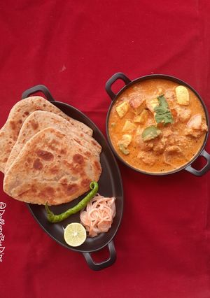 A picture of Paneer tikka masala.