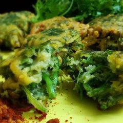 A picture of Dhonepata r Bora or Coriander Leaves Fritters.