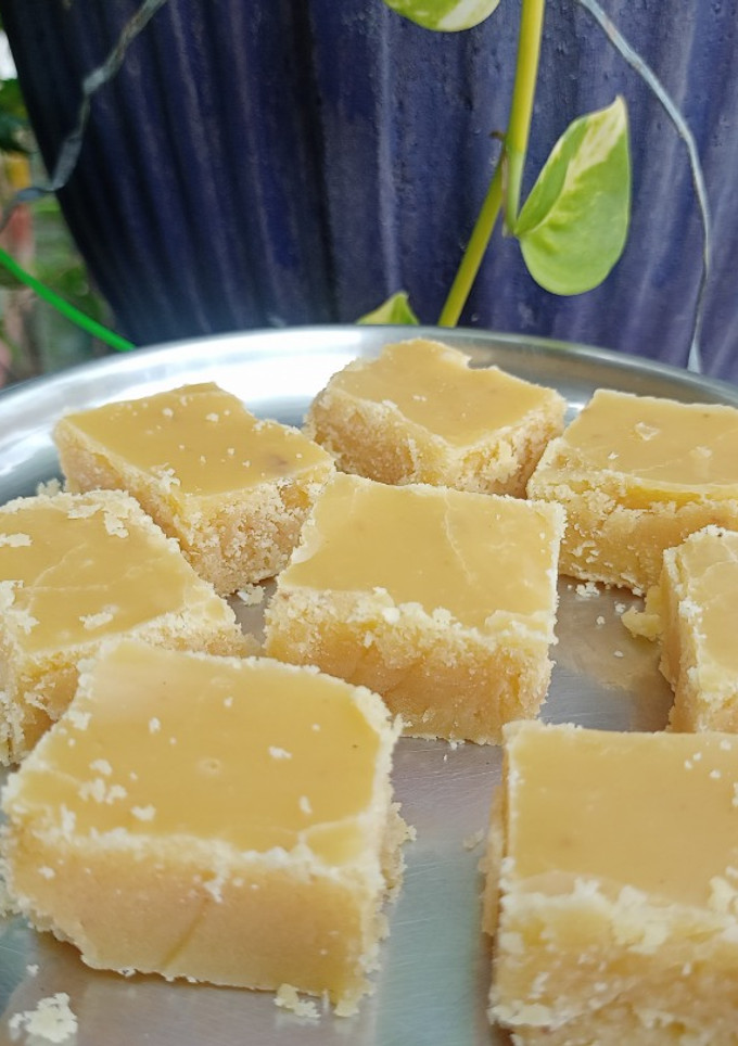 மைசூர் பாகு(mysore pak recipe in tamil) செய்முறை முக்கிய புகைப்படம்