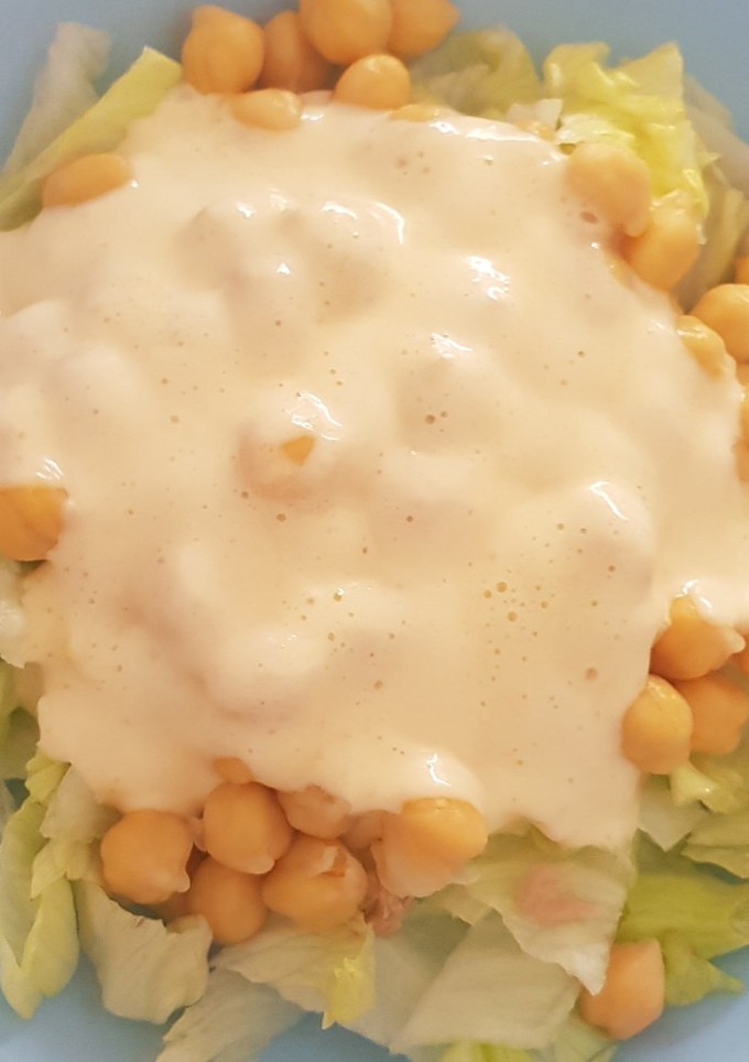 Una foto de Ensalada de garbanzos