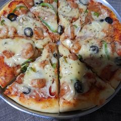 A picture of Pizza.