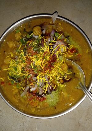 A picture of Ragda Pattice.