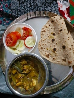 आलू मटर की सब्जी (aloo matar ki sabzi recipe in Hindi) रेसिपी मुख्य फोटो