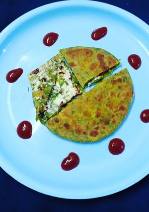 A picture of Palak Paneer Paratha.