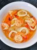 แกงส้มกุ้งปลาหมึก ผักกาดขาว