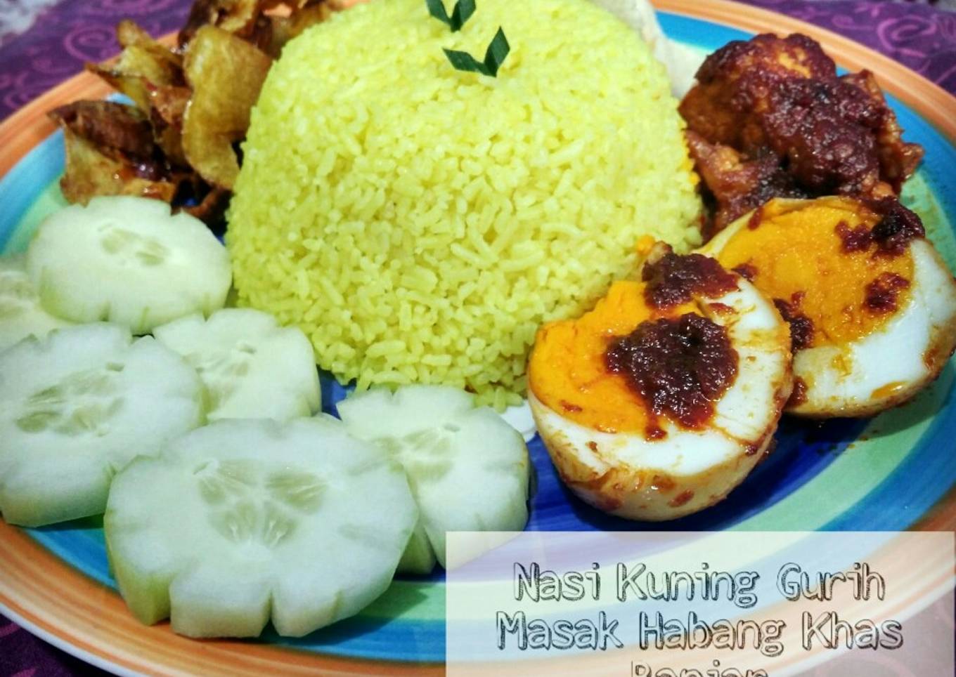 Nasi Kuning Gurih Bumbu Masak Habang Khas Banjar