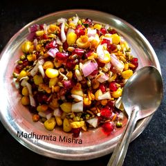 A picture of Mixed Sprouts Chaat.