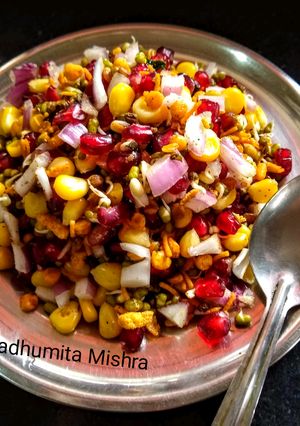 A picture of Mixed Sprouts Chaat.