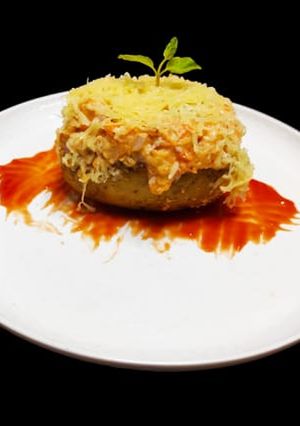 A picture of Steamed and baked stuff potatoes.
