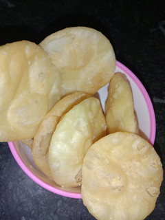 मैदा की मठरी (Maida ki mathri recipe in Hindi) रेसिपी मुख्य फोटो