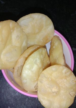मैदा की मठरी (Maida ki mathri recipe in Hindi) रेसिपी मुख्य फोटो