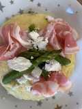 Polenta Asperges pancetta e fromage de chèvre