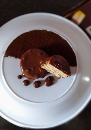 A picture of Dry fruit biscuit choco pie.