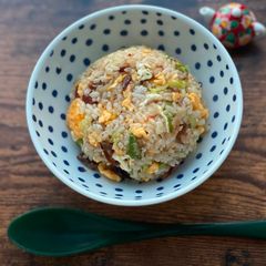 A picture of Fried Rice with cut-off roasted pork.