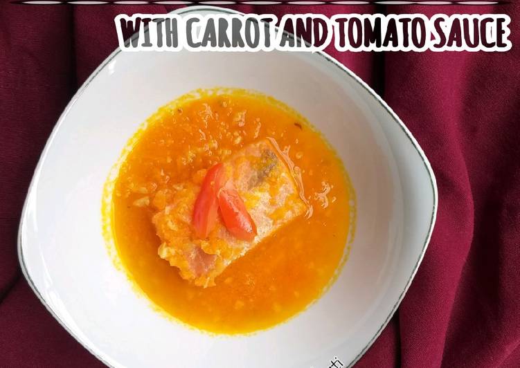 Pan Seared Salmon With Carrot and Tomato Sauce (MPASI 11+)