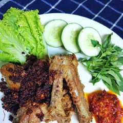 รูปของ Bebek Goreng khas Madura Bumbu Hitam
