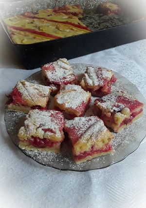 Meggyes-grízes süti recept fotója