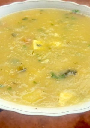 Una foto de Sopa de calabacín con queso