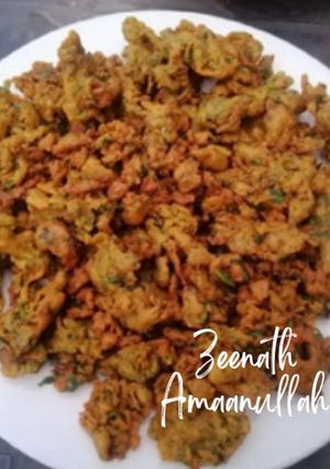 A picture of Hyderabadi Paalak Ki Pakodi.