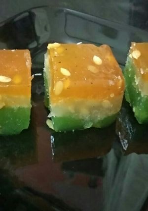 A picture of Bombay Karachi halwa.