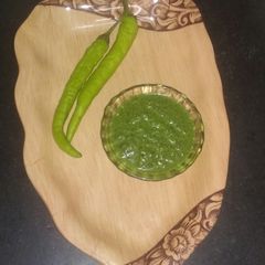 A picture of Green chutney.