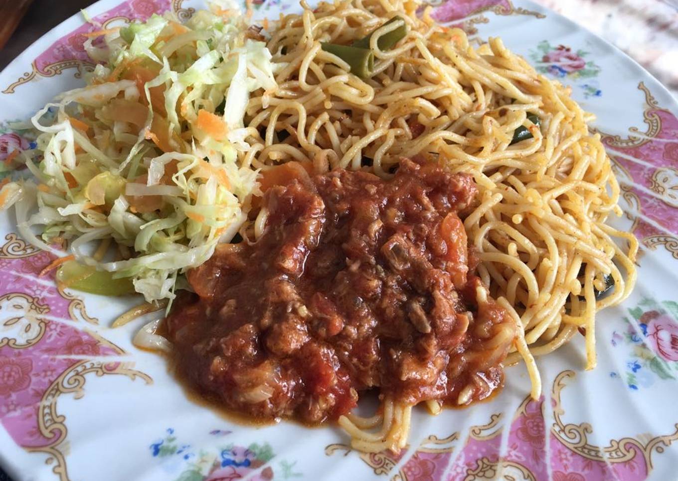 Tin fish with uncooked cabbage salad