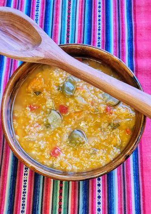 Una foto de Quinoa con habas frescas a la cacerola 🥣 Guisito de quinoa y habas, receta con olla 🍲 Veggie