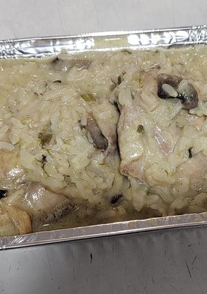 Una foto de Pollo cremoso con champiñones