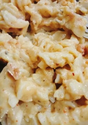 व्हाइट सॉस पास्ता (white sauce pasta recipe in Hindi) रेसिपी मुख्य फोटो