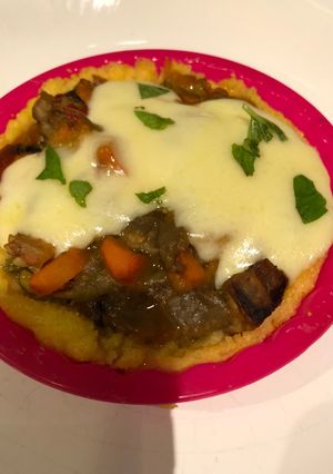 Una foto de Canastitas de polenta y vegetales horneados, riquísimo y económico!!