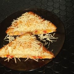 A picture of Cheese sandwich.