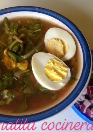Una foto de Sopa de acelgas con berro