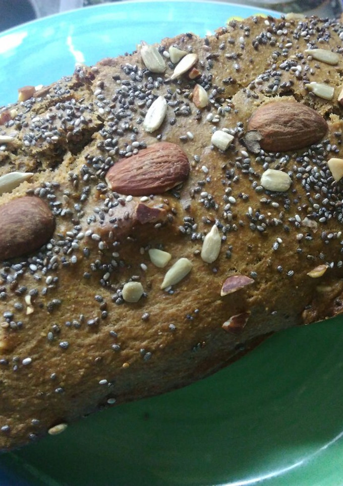 Una foto de Budín íntegral de banana y café 🍌☕