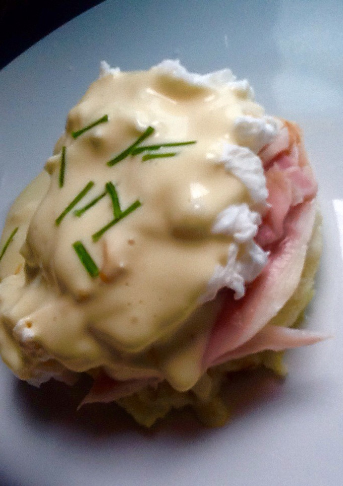 Una foto de Huevos benedictine estilo español