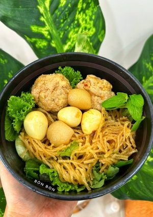 Hình của món Phở sắn trộn xíu mại.