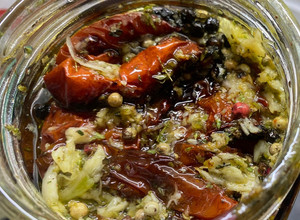 Una foto de Tomates en Aceite de Oliva