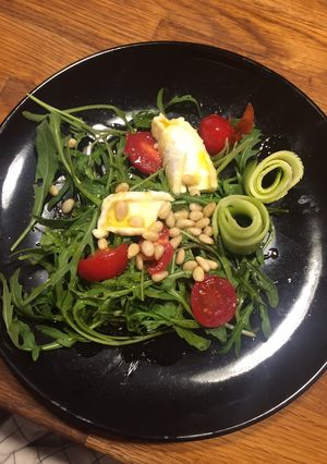 Une photo de Salade avec roquette du jardin