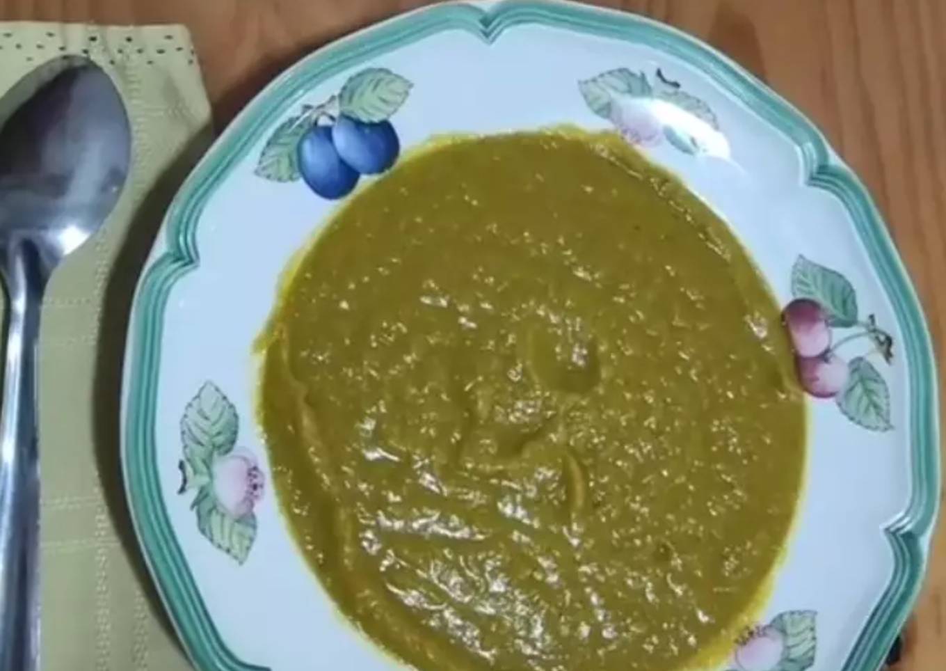 Crema de verdura con merluza y pata de cangrejo 🥰
