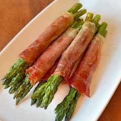 A picture of Asparagus & Parma Ham.