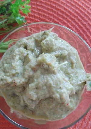 A picture of Coriander roots chutney.