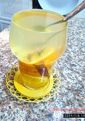 Une photo de Infusion agrumes / cannelle / clou de girofle et Miel naturel 🍯