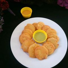 A picture of Onion Bajji.