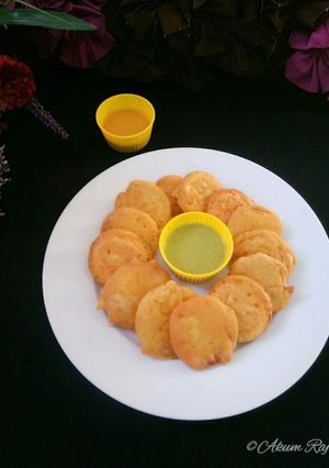 A picture of Onion Bajji.